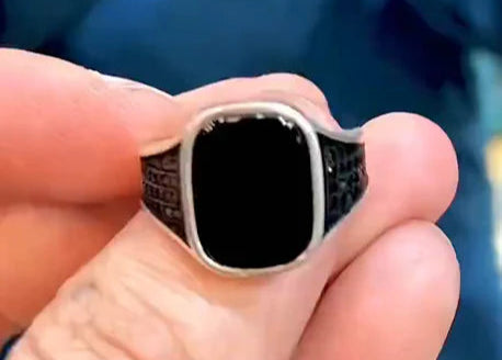 The Elegant Black Ring