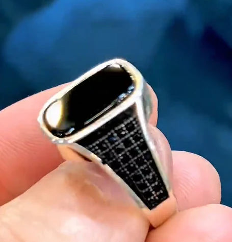 The Elegant Black Ring