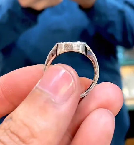 The Elegant Black Ring